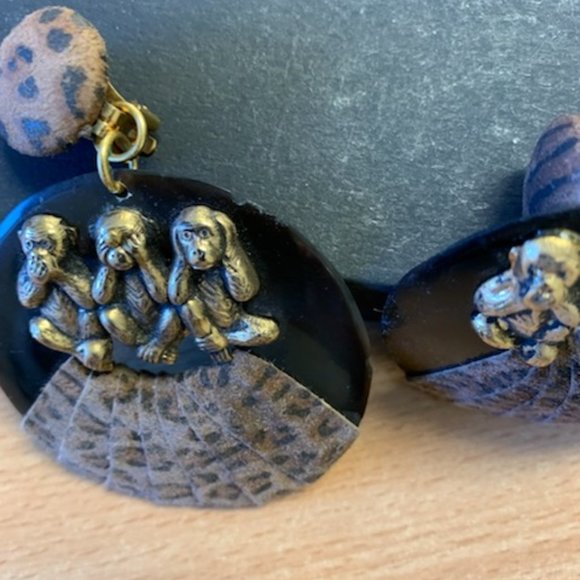 Speak no evil, see no evil , hear no evil fun earrings - Picture 3 of 7